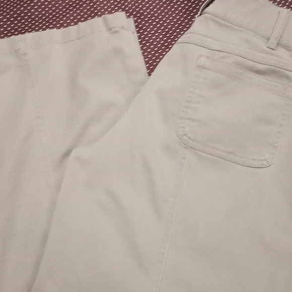 Casual Studio - Picture 5 of 5